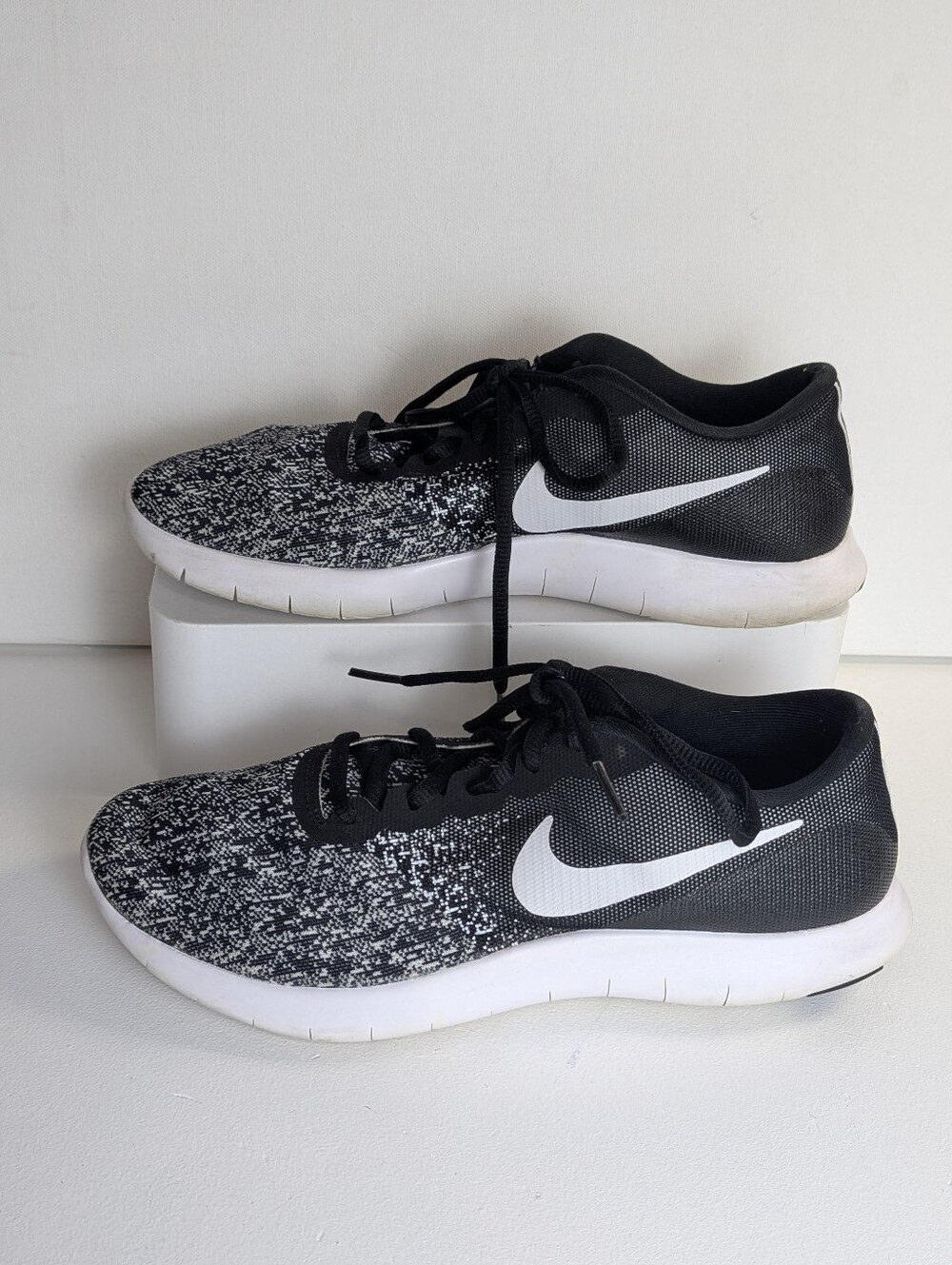 Nike Flex Contact Womens Running Shoes Size 9.5 M Black White 908995 euc